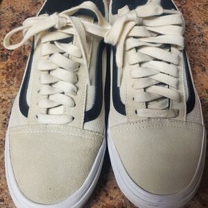 Men's Cream and Black Low-Top Skate Sneakers
